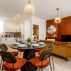 Sweett - Temple Apartment